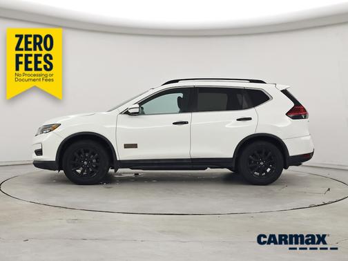 White 2017 Nissan Rogue SV