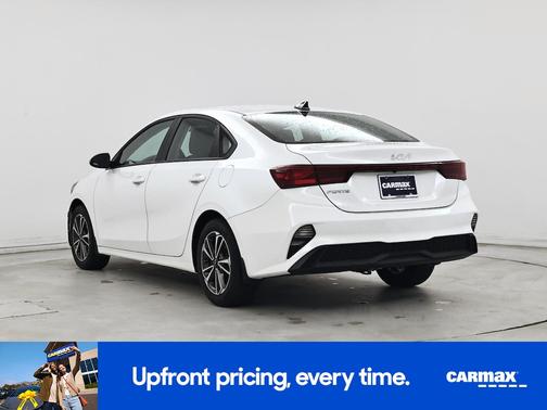 White 2023 Kia Forte LXS