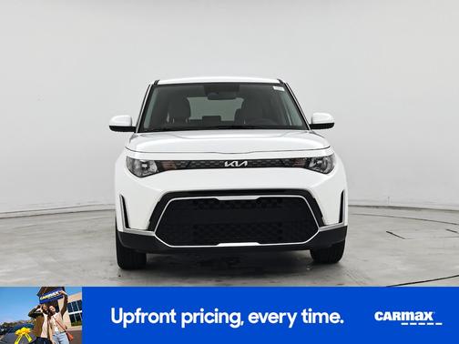 White 2024 Kia Soul LX