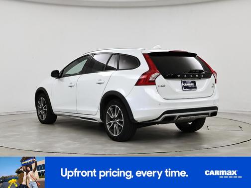 2017 Volvo V60 Cross Country T5