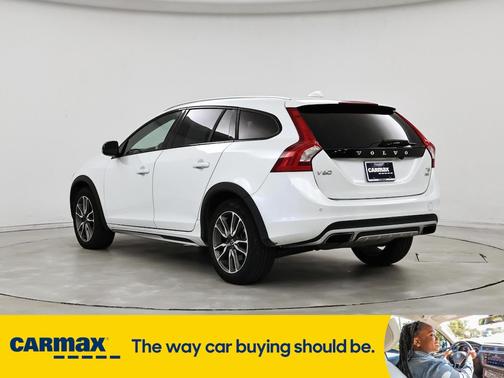 2017 Volvo V60 Cross Country T5