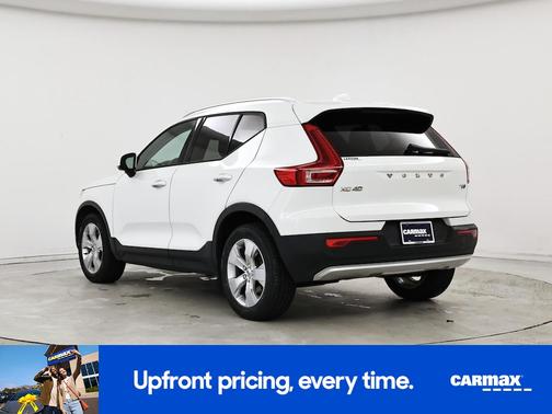 2019 Volvo XC40 T5 Momentum