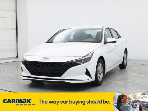2022 Hyundai ELANTRA SE