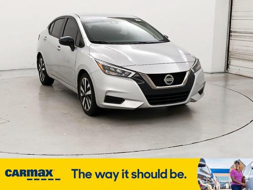 2022 Nissan Versa SR