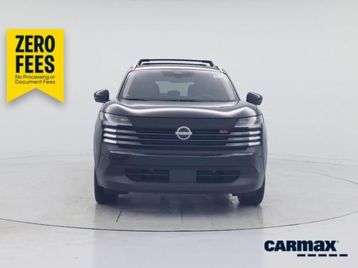 Black 2025 Nissan Kicks SR