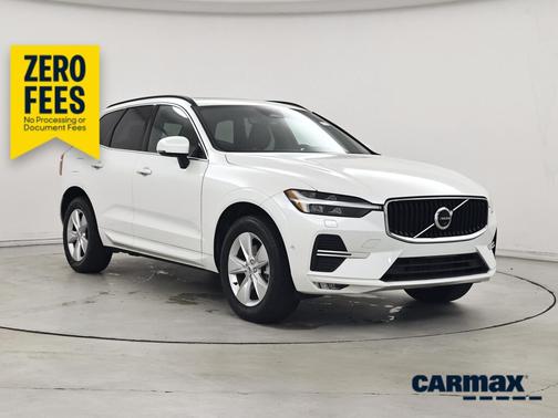 White 2022 Volvo XC60 B5 Momentum