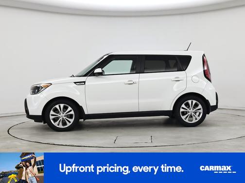 White 2015 Kia Soul +