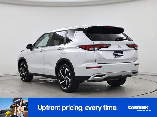 Silver 2025 Mitsubishi Outlander SE