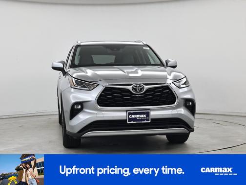 Silver 2021 Toyota Highlander Platinum