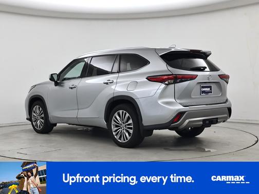 Silver 2021 Toyota Highlander Platinum