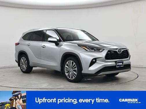 Silver 2021 Toyota Highlander Platinum