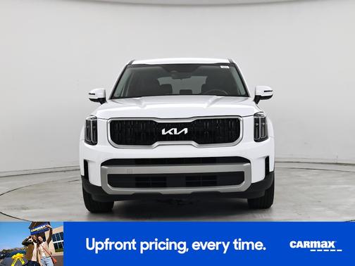 White 2023 Kia Telluride LX