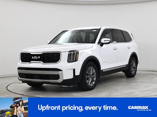 White 2023 Kia Telluride LX