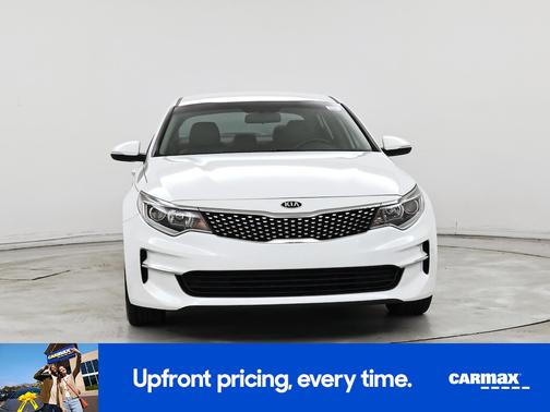 White 2018 Kia Optima EX