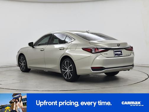 Tan 2024 Lexus ES 250