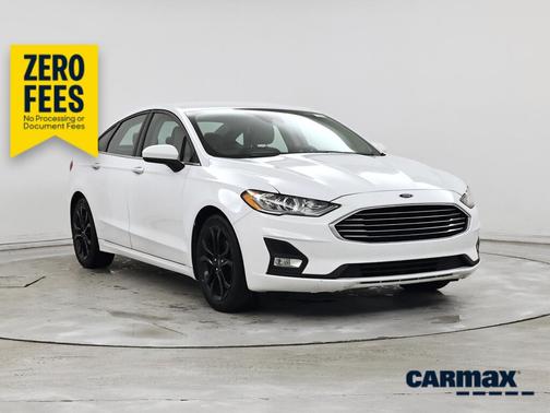 White 2019 Ford Fusion SE
