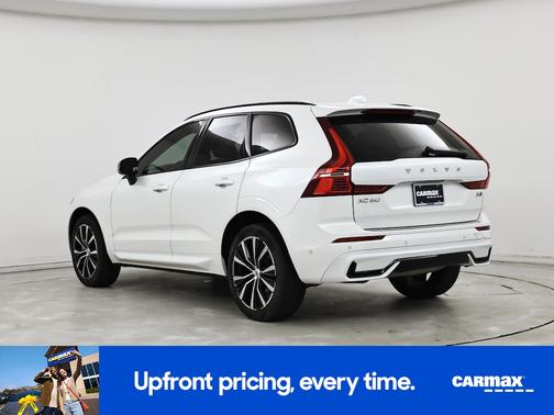 2024 Volvo XC60 B5 Plus Dark Theme