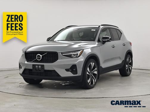 Gray 2024 Volvo XC40 B5 Plus Dark Theme