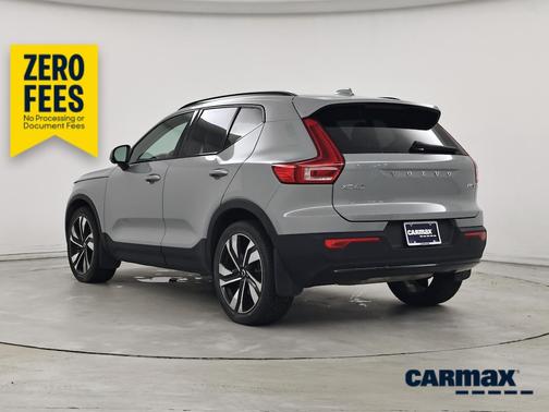 Gray 2024 Volvo XC40 B5 Plus Dark Theme