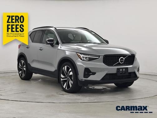 Gray 2024 Volvo XC40 B5 Plus Dark Theme