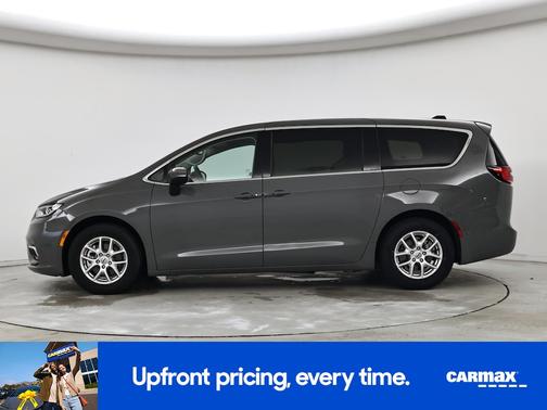 Gray 2023 Chrysler Pacifica Touring L
