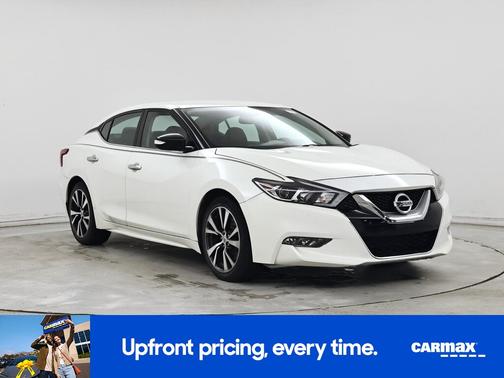 White 2017 Nissan Maxima SV