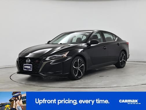 Black 2023 Nissan Altima SR