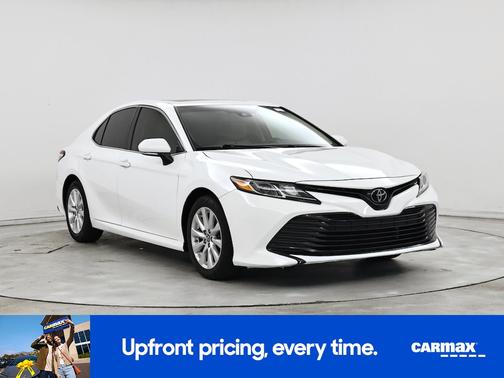 White 2018 Toyota Camry LE