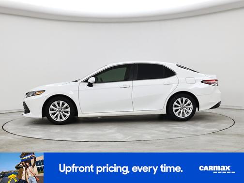 White 2018 Toyota Camry LE