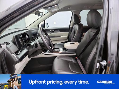 2024 Kia Carnival LX Seat Package