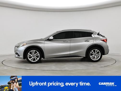 2017 INFINITI QX30 Premium