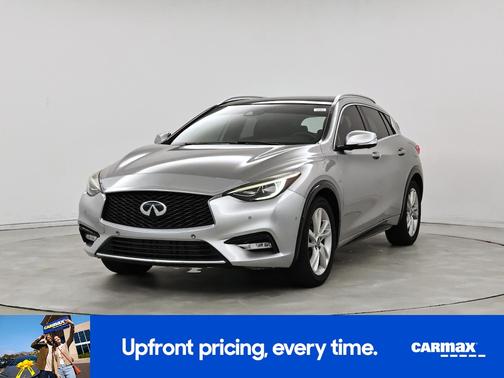 2017 INFINITI QX30 Premium