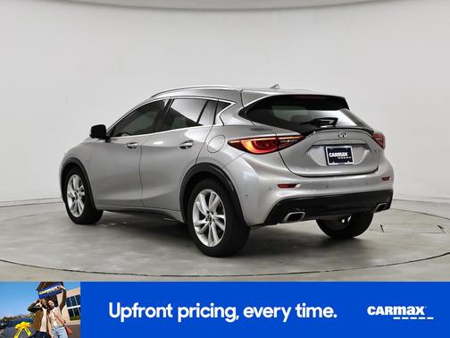2017 INFINITI QX30 Premium