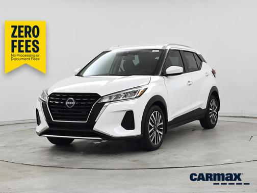 White 2023 Nissan Kicks SV