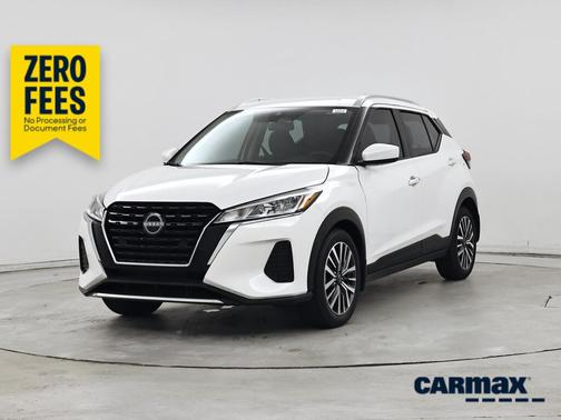 White 2023 Nissan Kicks SV