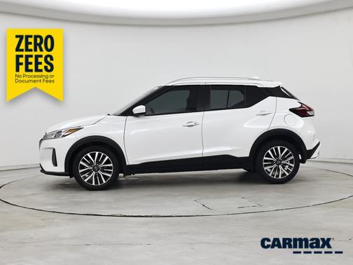 White 2023 Nissan Kicks SV