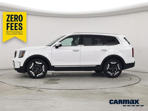 White 2025 Kia Telluride S