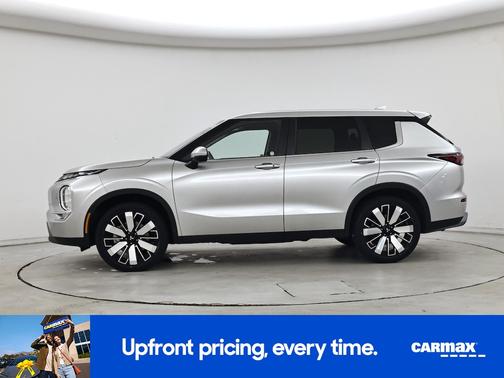 Silver 2025 Mitsubishi Outlander SE