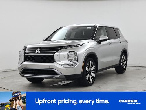 Silver 2025 Mitsubishi Outlander SE
