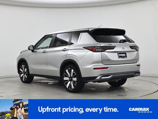Silver 2025 Mitsubishi Outlander SE