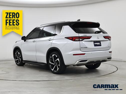 White 2023 Mitsubishi Outlander SEL