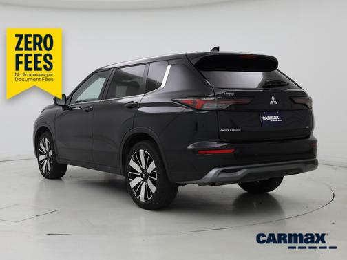Black 2025 Mitsubishi Outlander SE