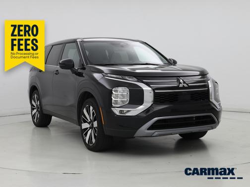 Black 2025 Mitsubishi Outlander SE