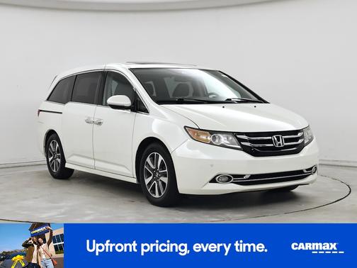 White 2017 Honda Odyssey Touring Elite