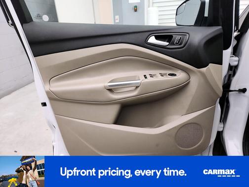 White 2019 Ford Escape SE