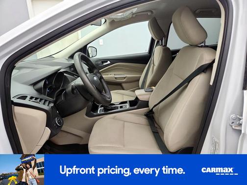 White 2019 Ford Escape SE