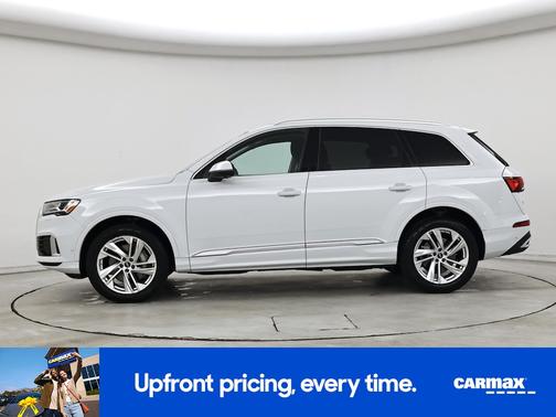 White 2023 Audi Q7 Premium
