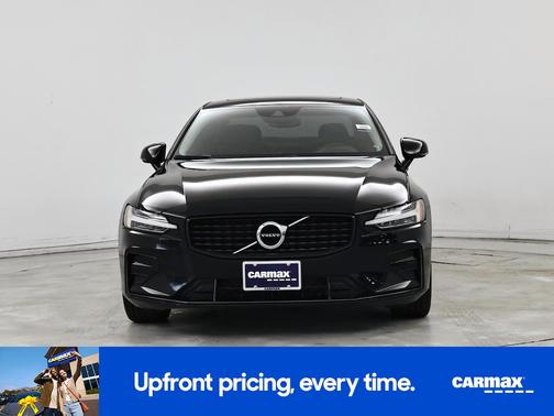 2022 Volvo S60 B5 Momentum