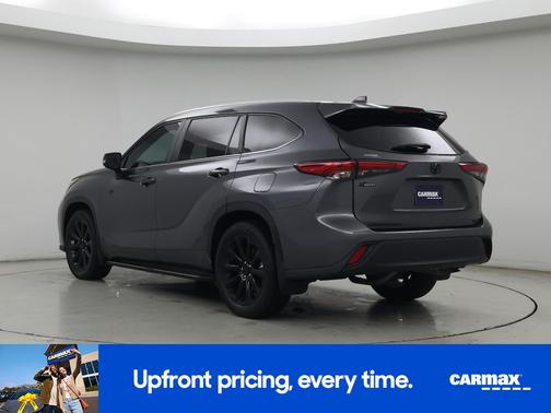 Gray 2023 Toyota Highlander XLE