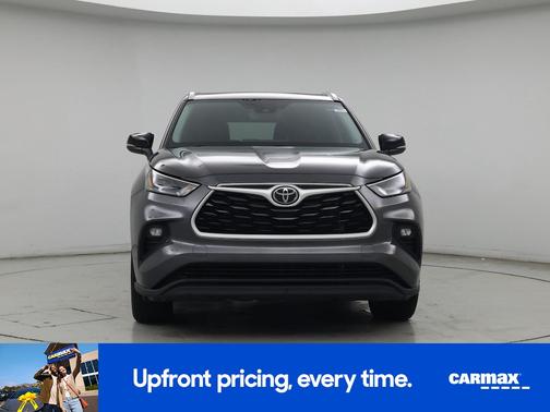 Gray 2023 Toyota Highlander XLE
